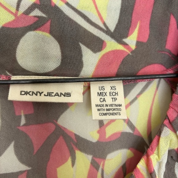 5/$25 DKNY top XS - Picture 3 of 3